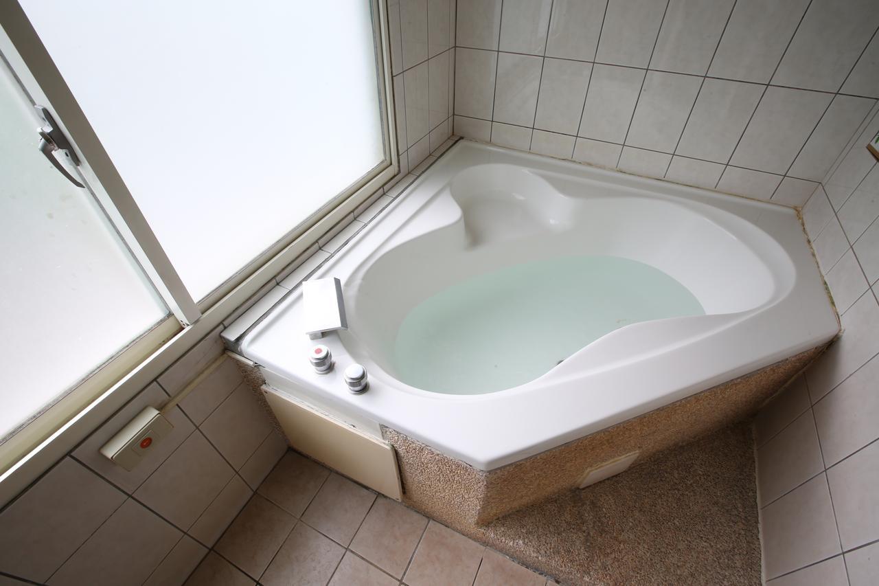 Cyuan Tang Hot Spring Hotel Jiaoxi Extérieur photo